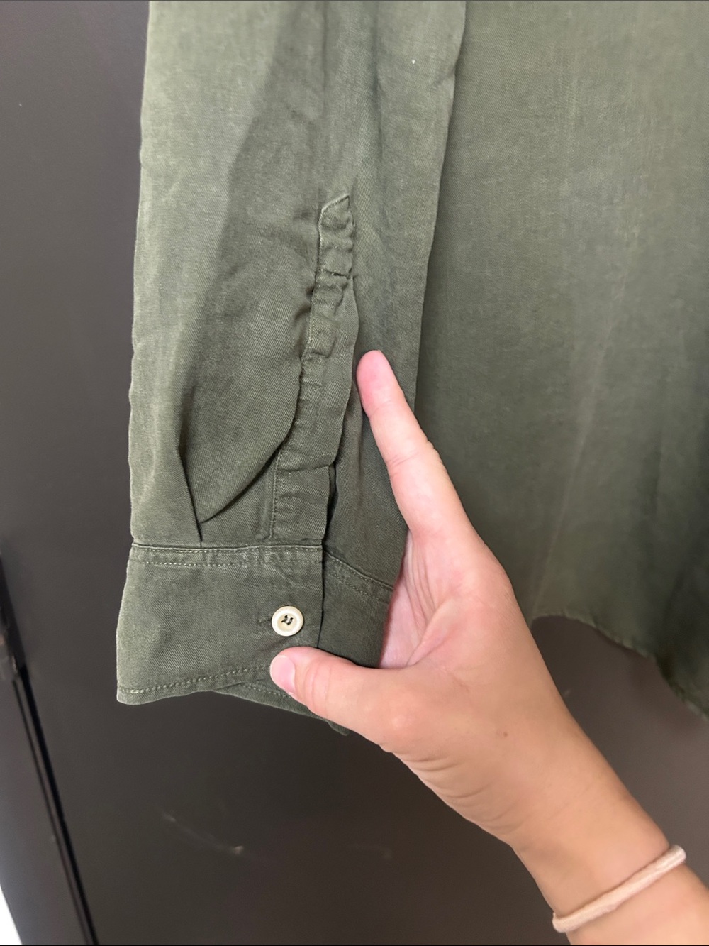 Athleta Women’s Linen Blend Button-Down Shirt in Olive - Picture 6 of 9